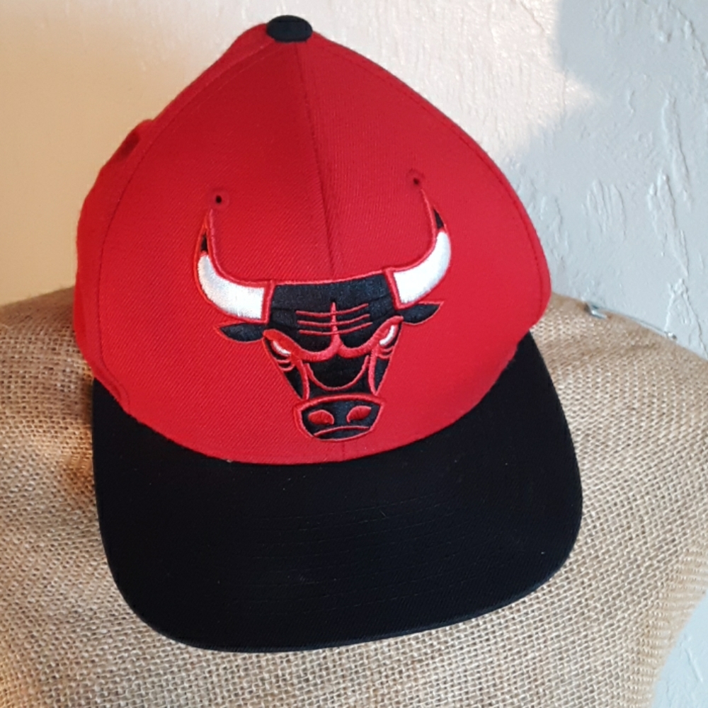 Chicago Bulls baseball cap red and black